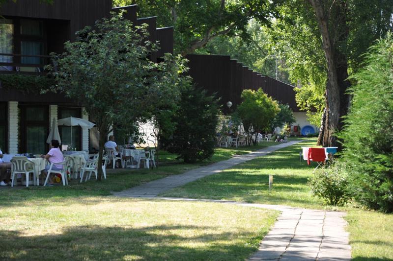 Hotel Melis Balatonlelle Exterior photo